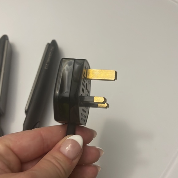 BabYliss 1" Straightening Flat Iron! - Picture 10 of 10